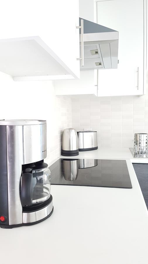 Dezo Luxury Town Apartment Larnaca Bagian luar foto