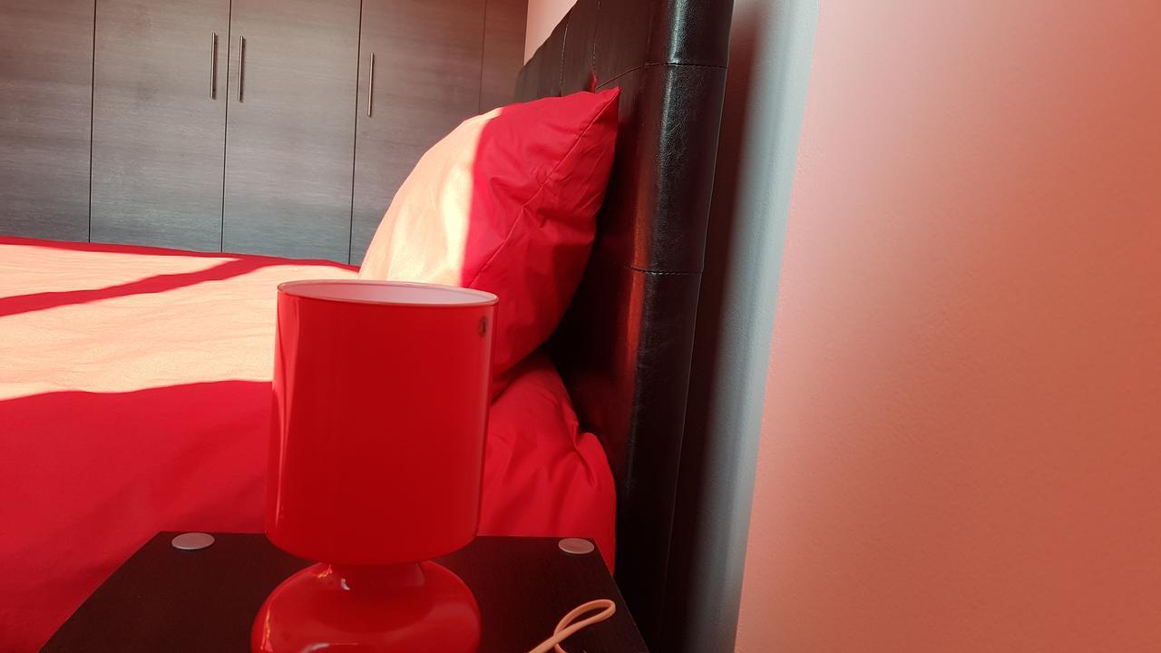 Dezo Luxury Town Apartment Larnaca Bagian luar foto
