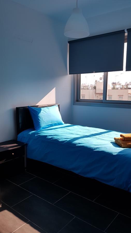 Dezo Luxury Town Apartment Larnaca Bagian luar foto